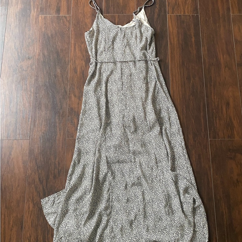 Sienna Sky Gray Sleeveless Sheath Dress